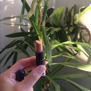 🍑MAC lipstick in Amplified Salute!